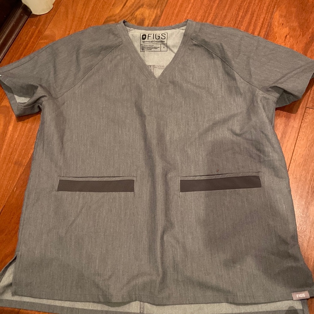 Gray FIGS top